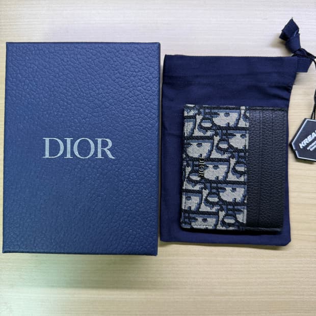 {크림 풀구성품}디올 카드지갑 새상품급