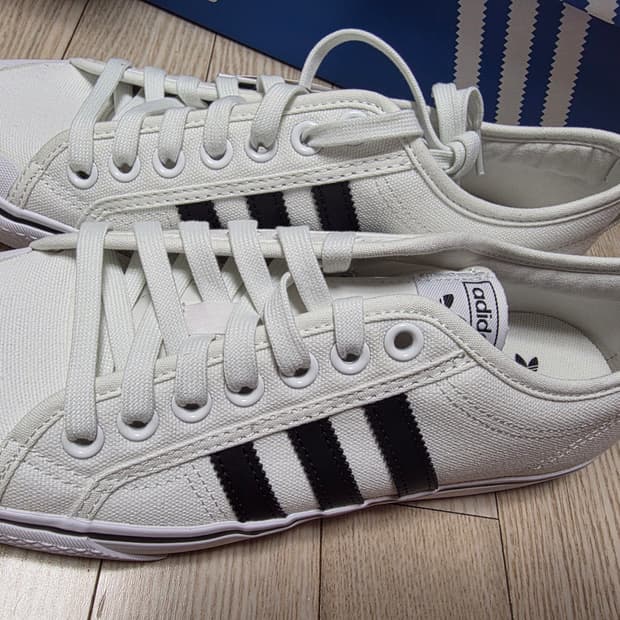 275  아디다스 니짜 트레포일 스니커즈