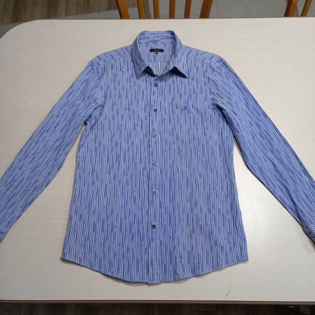 L100 DAKS 엠보싱 스판 드레스셔츠 블루 L-686