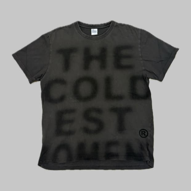 더콜디스트모먼트 TCM blur logo T