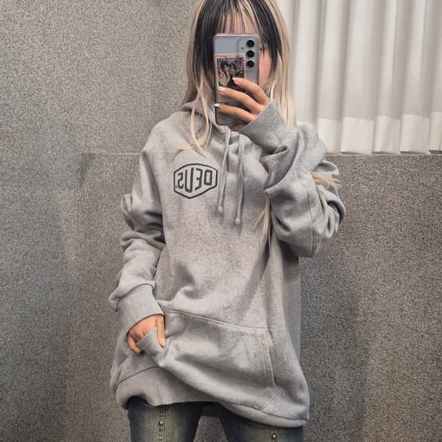 DEUS LOGO HOODIE 