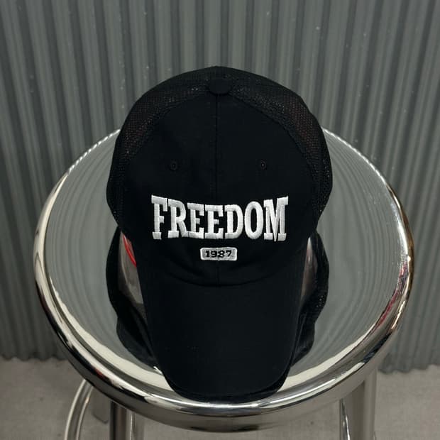 [FREE] FREEDOM WHATEVER 트러커캡 블랙 국내제작 메쉬볼