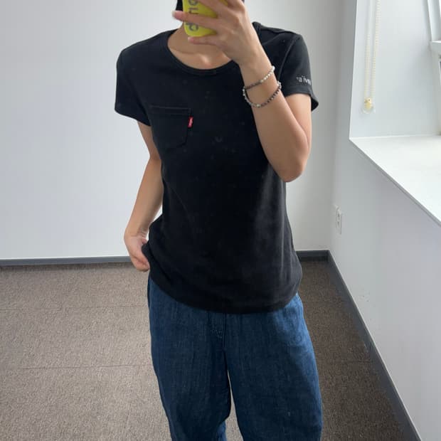 Levis 리바이스 원포켓 블랙 슬림핏 반팔