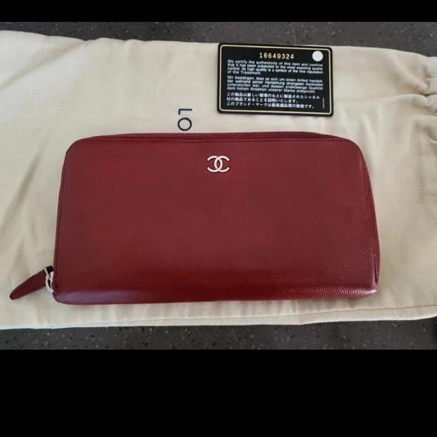 정품 샤넬 캐비어 버건디 장지갑(개런티 카드포함)