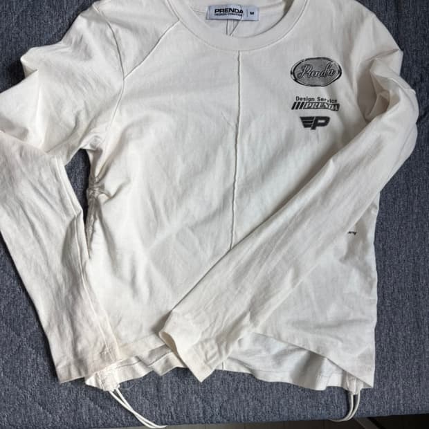 프렌다 흰색 롱슬리브 티셔츠 M
