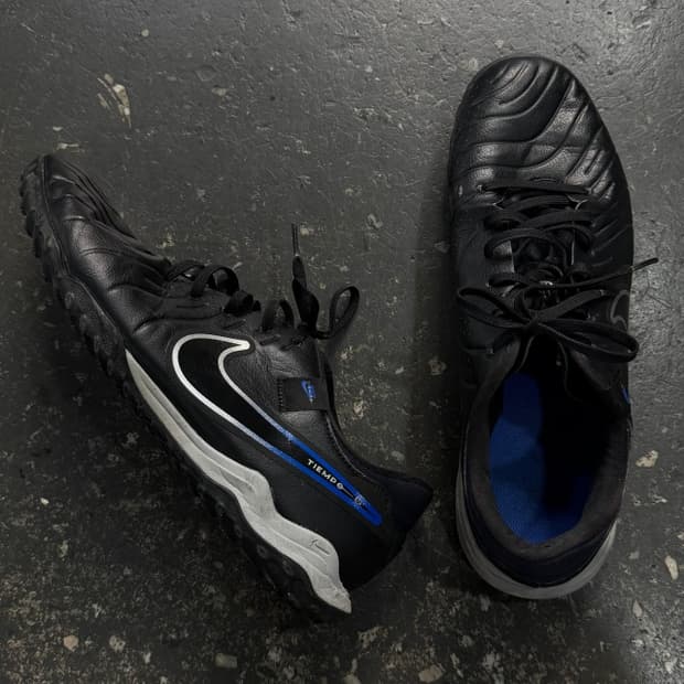 275 나이키 티엠포 10 레전드 풋살화