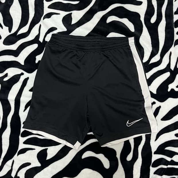 nike training shorts