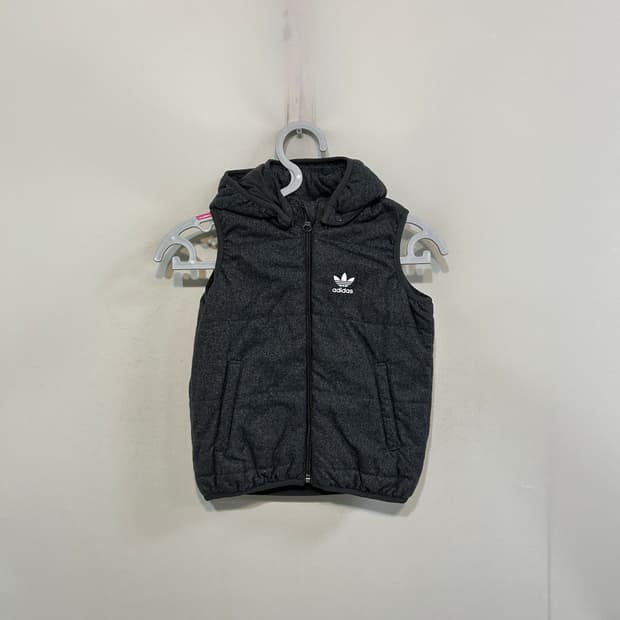 아디다스 키즈 패딩조끼 100