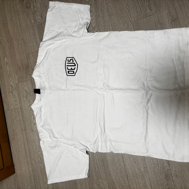 데우스 반팔 라지