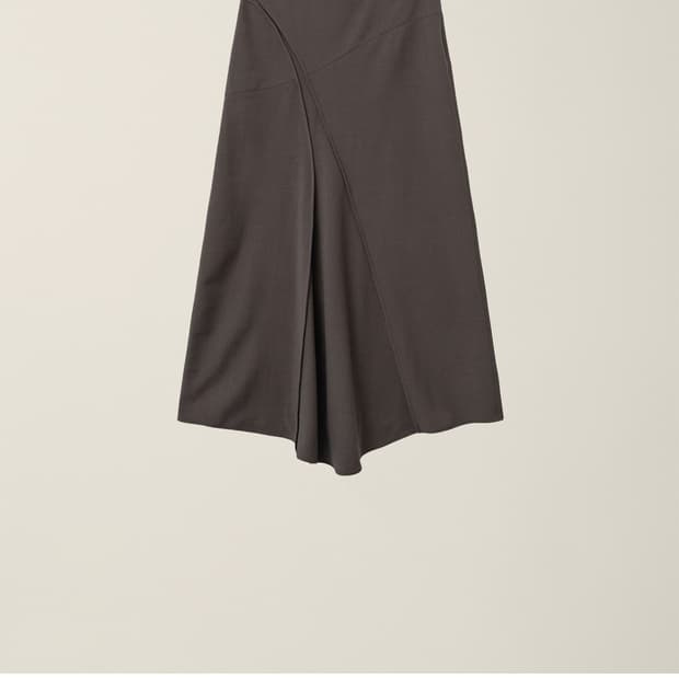 EE Oblique cut long skirt brwon