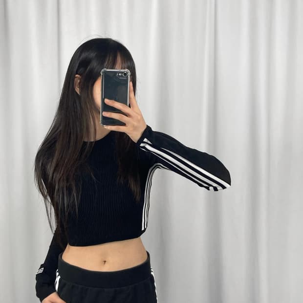아디다스 크롭 롱 슬리브 