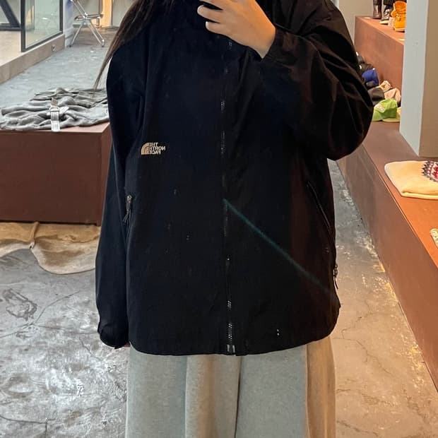 노스페이스 센터로고 블랙 바람막이 H526
