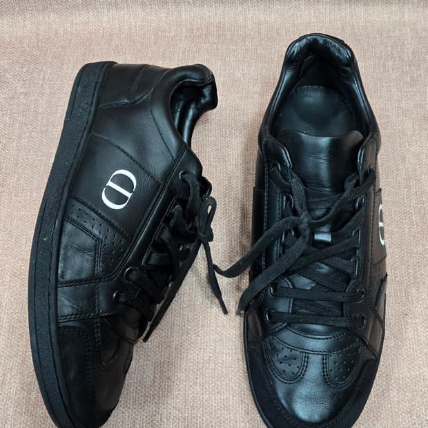 크리스천 디올 정품   240mm- 카프스킨CD로고 스니커즈싸이즈37