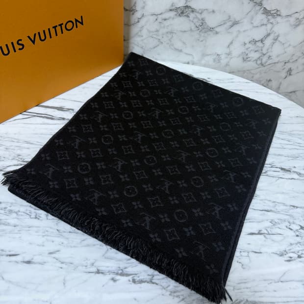 루이비통 풀 모노그램 클래식 머플러 