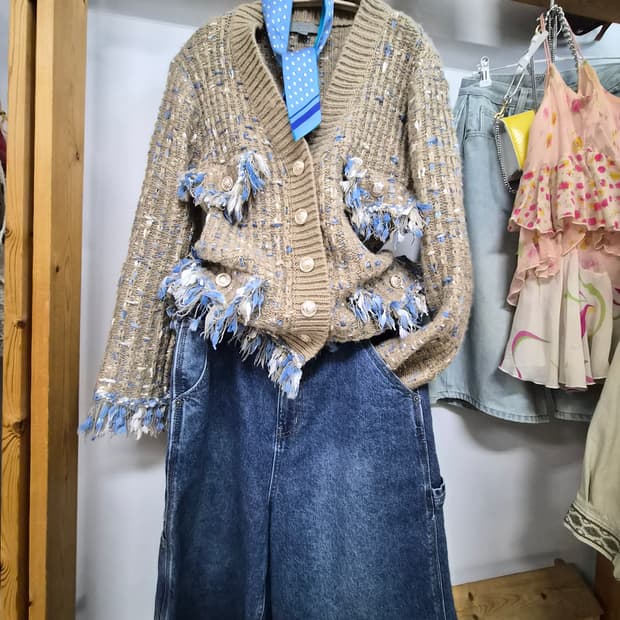 COS 프린지 트위드 니트 가디건 . 카고데님  버뮤다팬츠