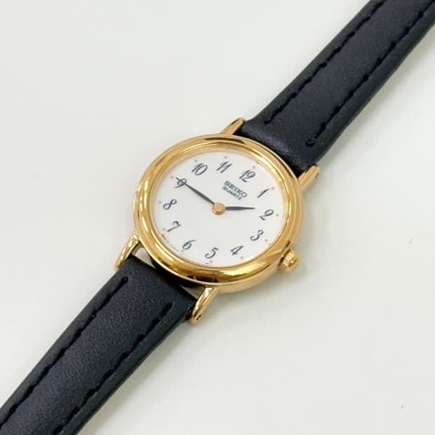 seiko / 세이코 클래식 라운드 쿼츠 여성 시계