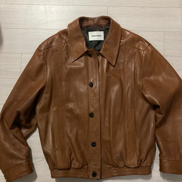 인사일런스 램스킷 가죽자켓 팝니다