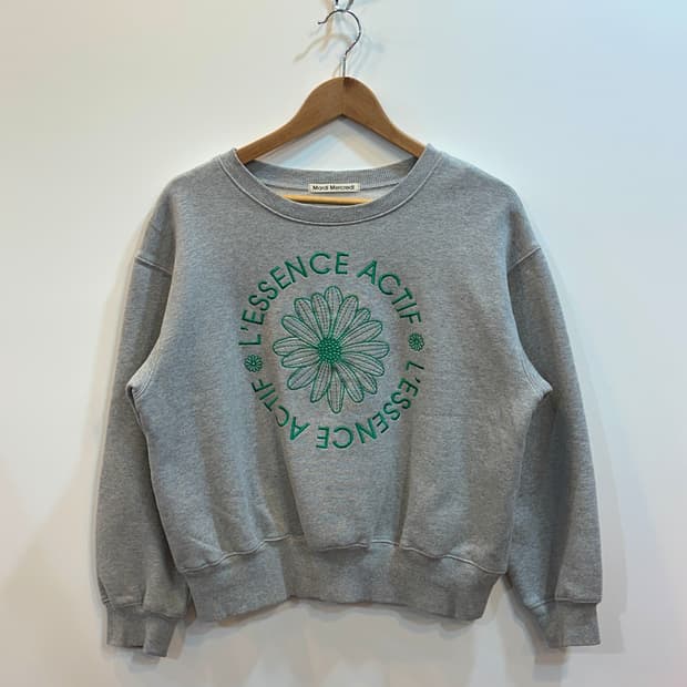 마르디메크르디 플라워 자수 맨투맨 