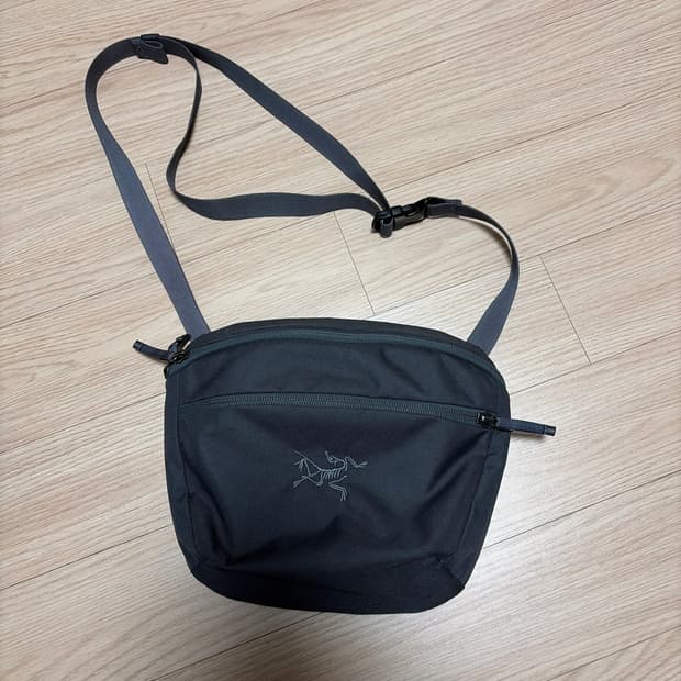 아크테릭스 멘티스 가방