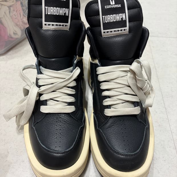 터보웨폰 1회착 275 팝니다 / 컨버스 다크쉐도우 블랙크림