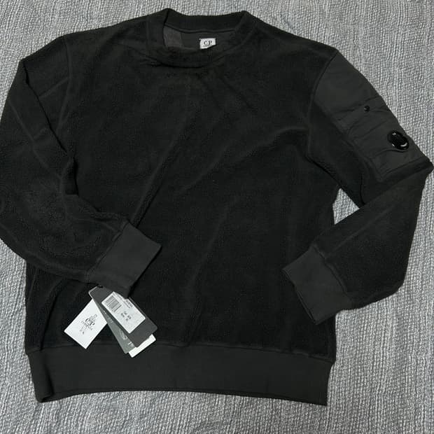 cp company 플리스 맨투맨 XL(105)팝니다. 