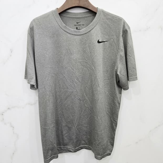 105,XL )) NIKE 나이키 드라이핏 반팔티셔츠~ 그레이 색상~