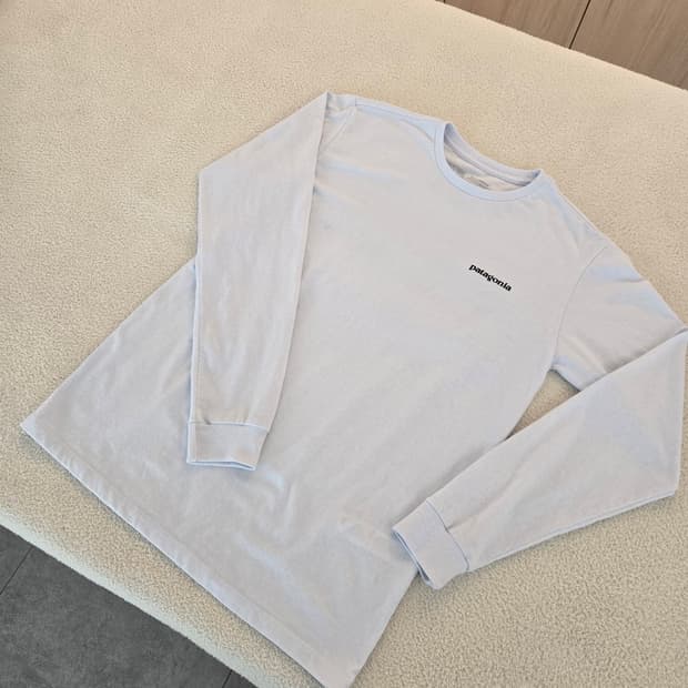 파타고니아 긴팔 슬라브티셔츠 하늘색(흰색에 가까움) S