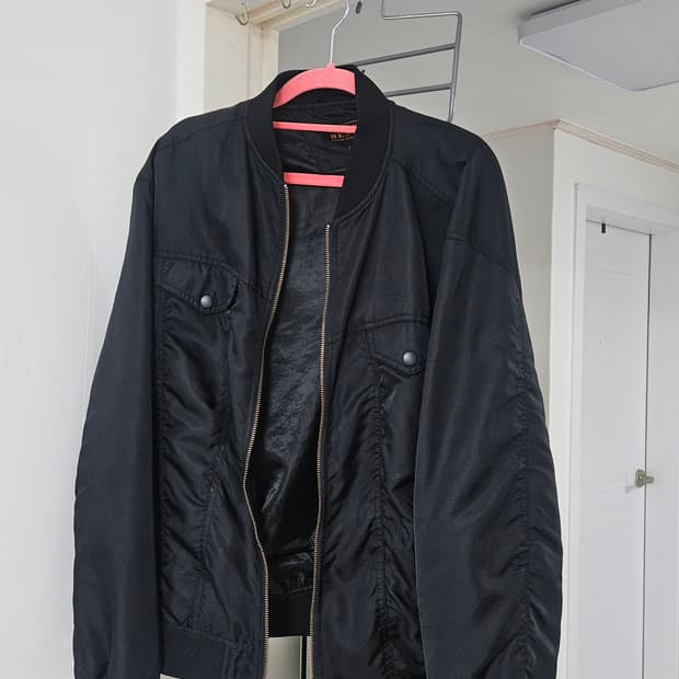 비슬로우 항공점퍼 M사이즈