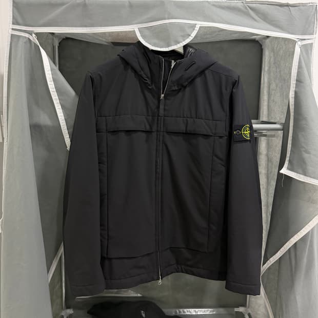 스톤아일랜드 소프트쉘 프리마로프트