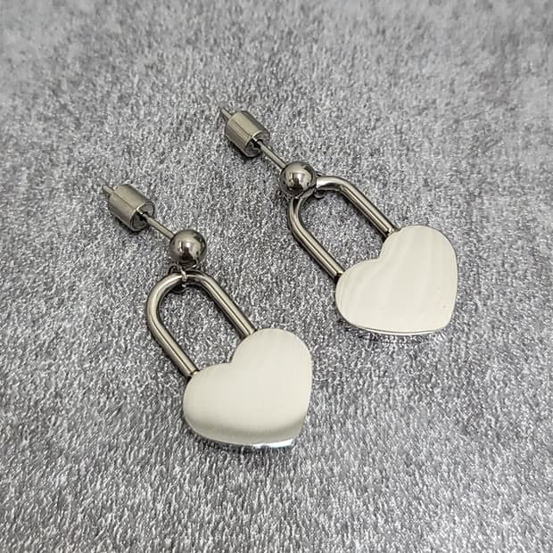 heart earrings 