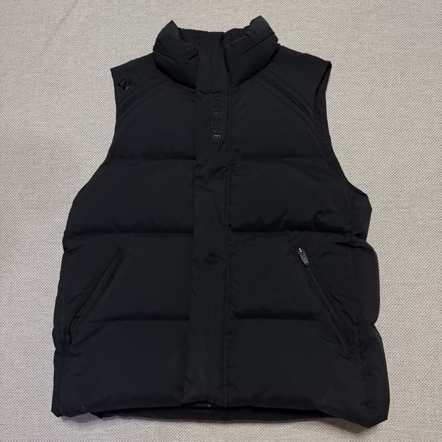 데상트 덕다운 패딩조끼