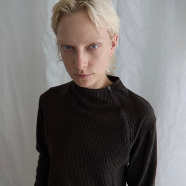 Pica slide half zip-ip 스웨터