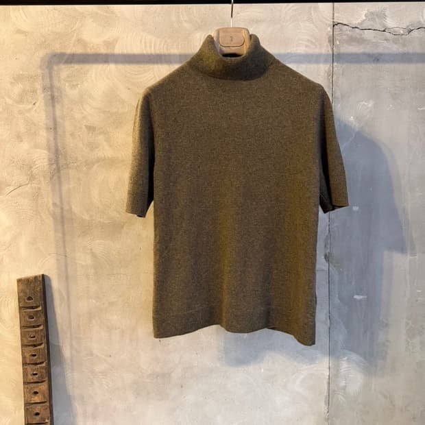 코스 캐시미어 터틀넥