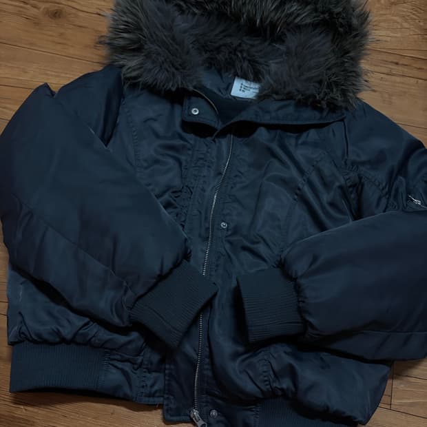 에잇세컨즈 퍼트리밍 패딩 점퍼