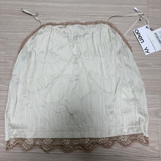 오픈와이와이 크링클드 레이스 트림 탑
