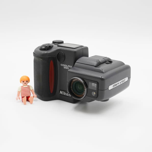 Nikon COOLPIX 995 (니콘 쿨픽스 995)