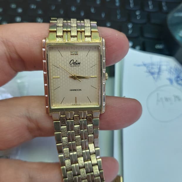 오딘 쿼츠 시계