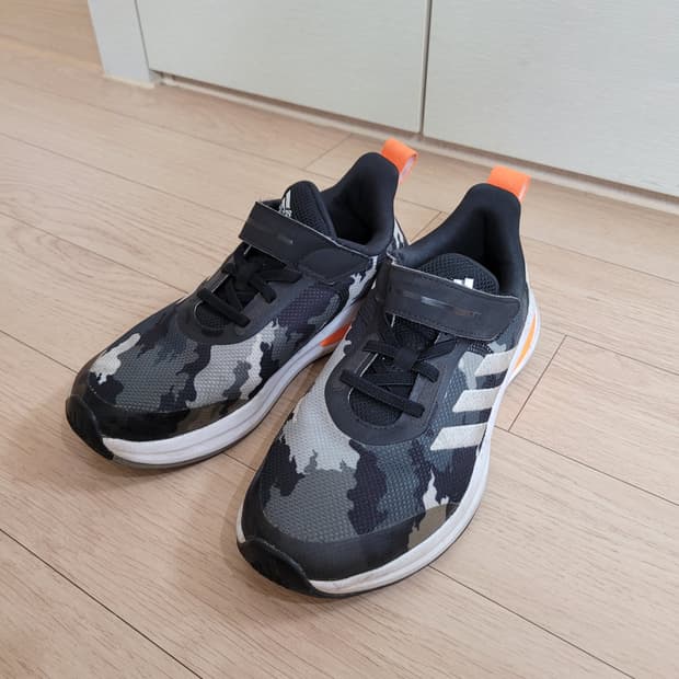 아디다스 Adidas 아동 운동화 215 블랙