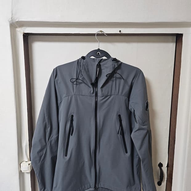 cp컴퍼니 그레이 바람막이 95