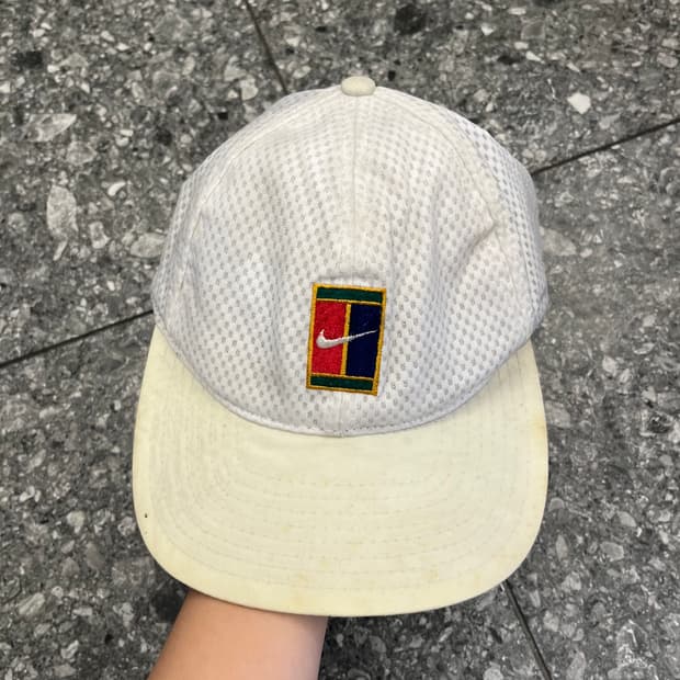 나이키 90s 코트 헤리티지 캡 처분 