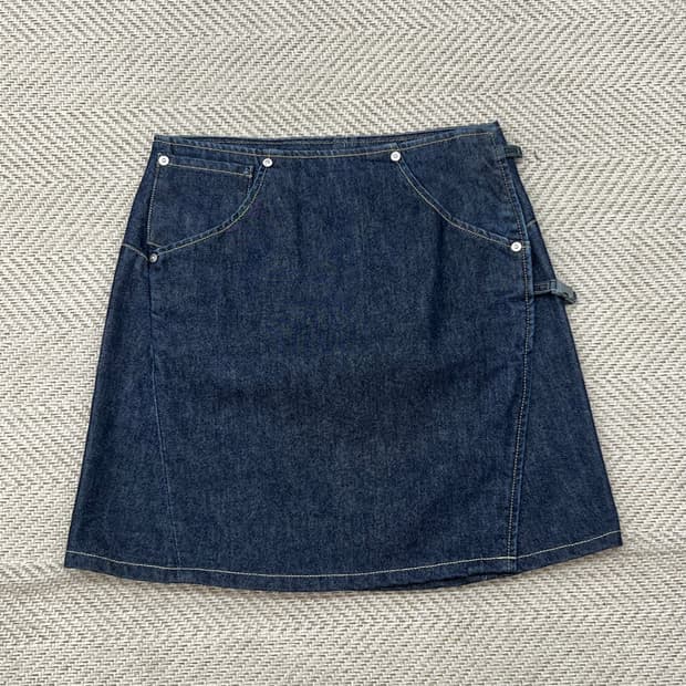 리바이스 엔지니어드 랩 데님스커트 r3181