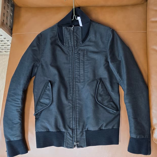 어태치먼트 블루종