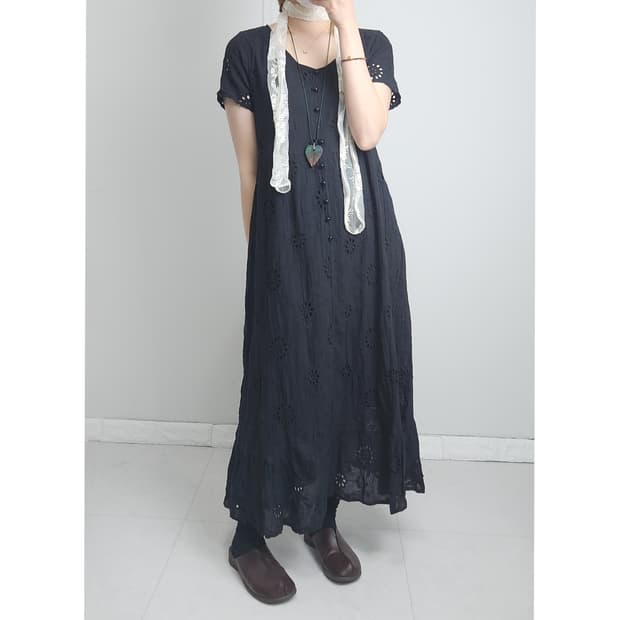 펀칭 자수 맥시 롱 원피스