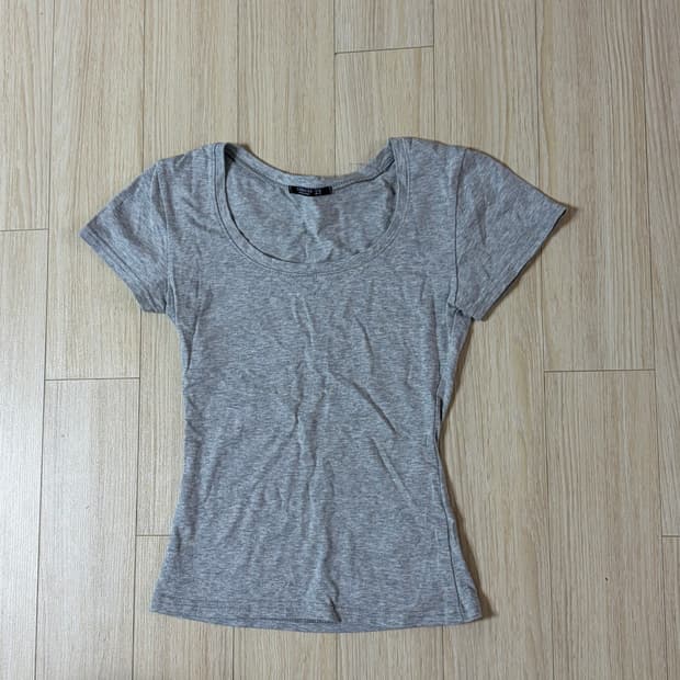 (실착1회) 그레이 U넥 반팔티