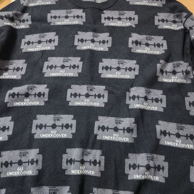 GU 언더커버 면도날 니트