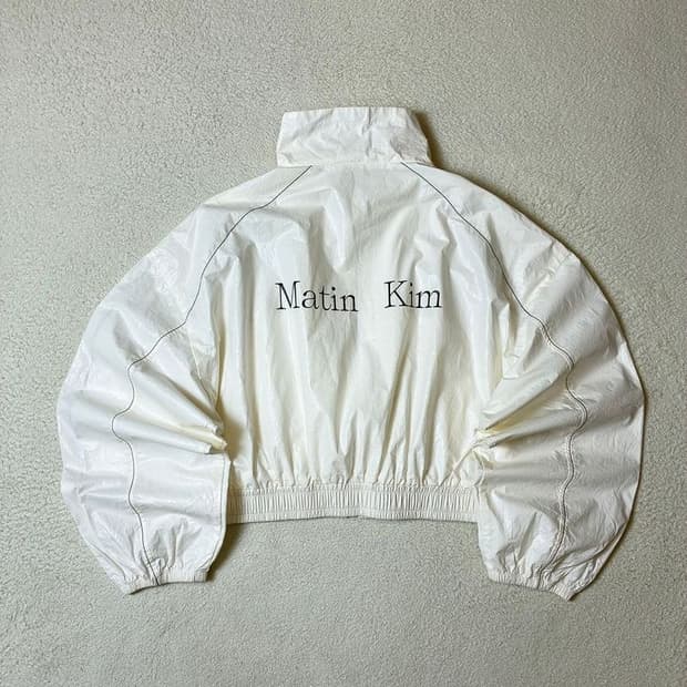 마뗑킴 24FW 로고 코팅 크롭 자켓 PN7618