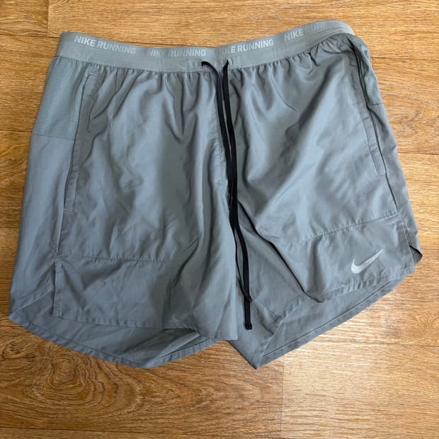 나이키 스트라이드 러닝쇼츠 L