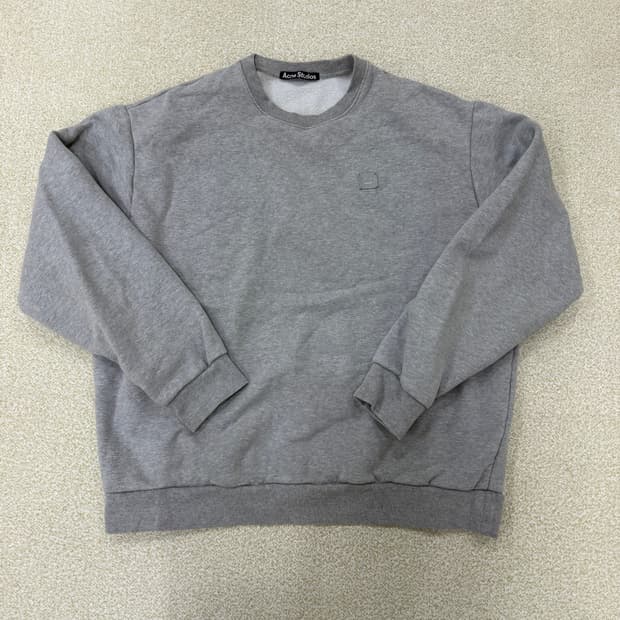 [실측확인] 네모패치로고 그레이 맨투맨 0102T1