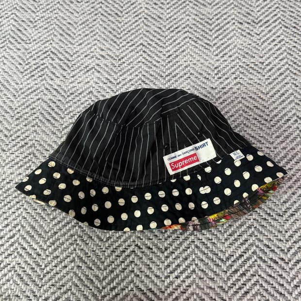 슈프림 X 꼼데 가르송 13SS 리버시블 버킷햇
