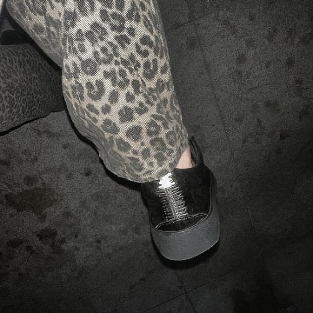 아이작 세럼 스니커즈